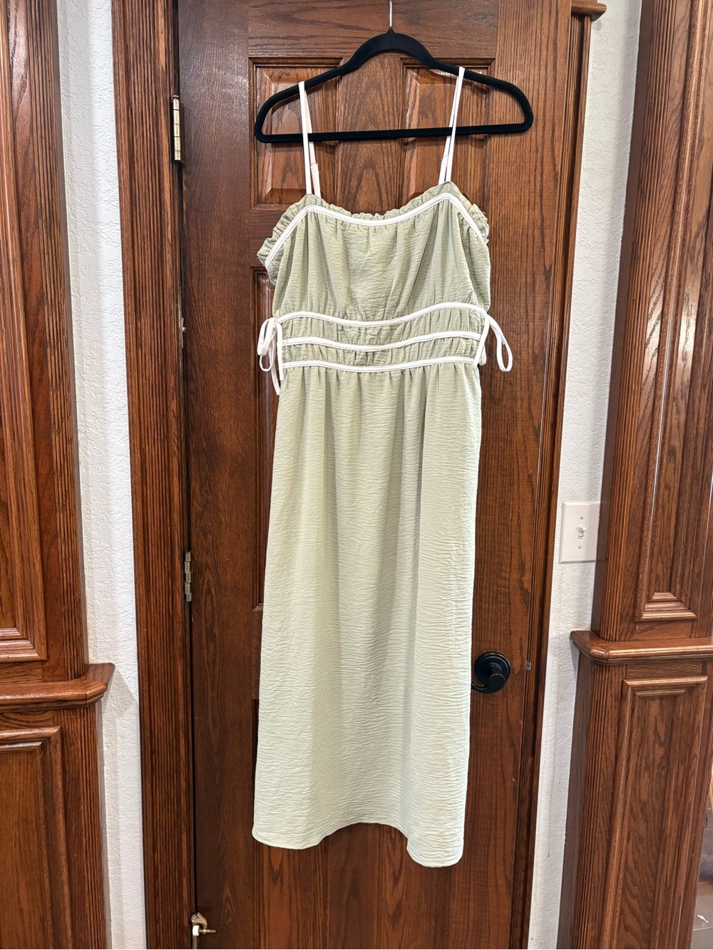 Sage Green Strappy Midi Dress with Contrast Trim - Picture 2 of 12